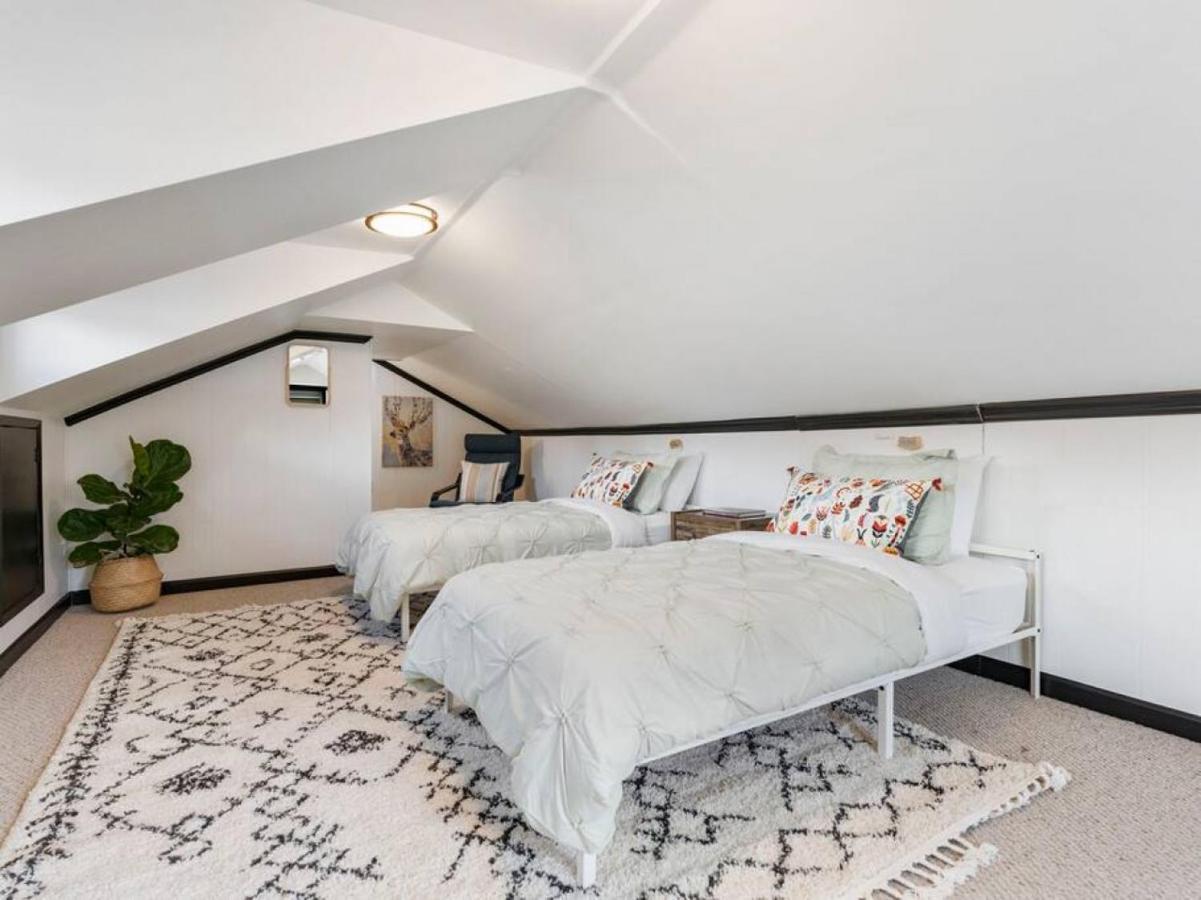 Picture Perfect Bungalow In The Heart Of Dt 温哥华 外观 照片