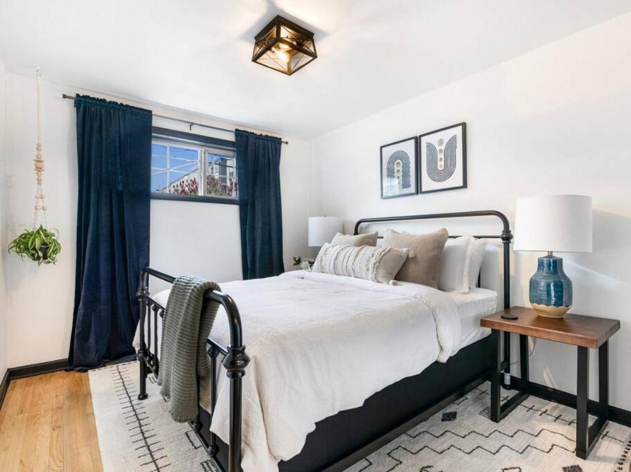 Picture Perfect Bungalow In The Heart Of Dt 温哥华 外观 照片